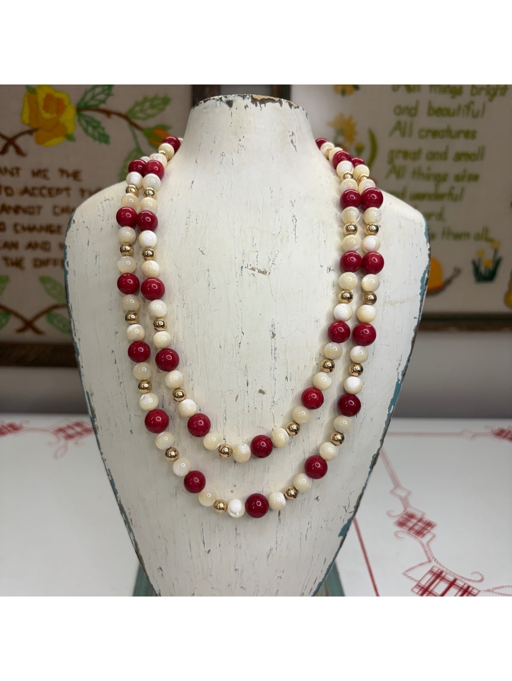 Mother of pearl & red Jasper double strand necklace vintage
